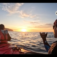 Amanecer en kayak en el ombligo del mundo  thumbnail 6