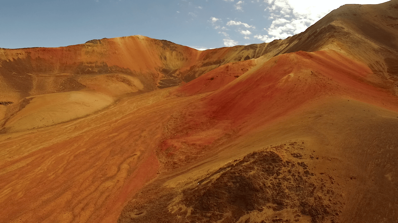 Trekking guiado - SuriPlaza "Montañas Coloradas"  - Image 1