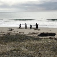 Clase de surf grupal en Ancud thumbnail 2