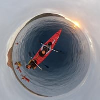 Amanecer en kayak en el ombligo del mundo  thumbnail 7