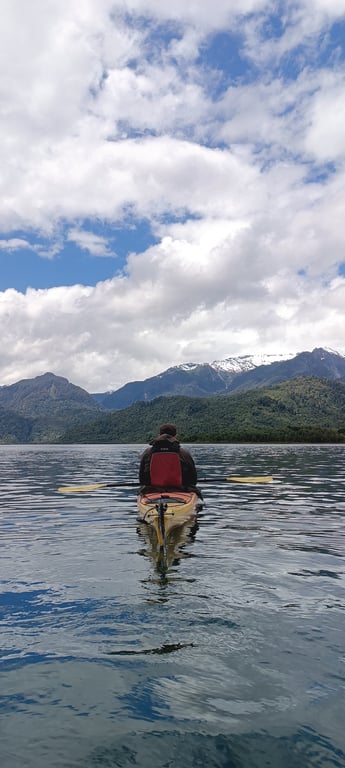  Kayak Fiordo Puyuhuapi y Glaciar Queulat - Image 1