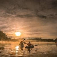 Kayaking al amanecer  thumbnail 4
